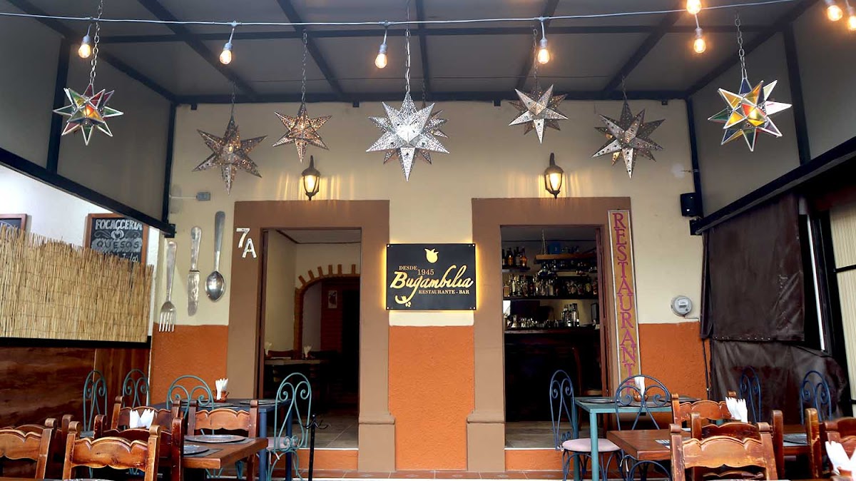 Desde 1945 La Bugambilia